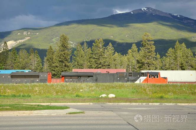 red truck and trailer傳送 進(jìn)口 美國(guó) 工廠 物流 芝加哥 貨物 轉(zhuǎn)移